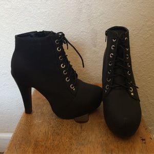 New black heal booties ! 😍