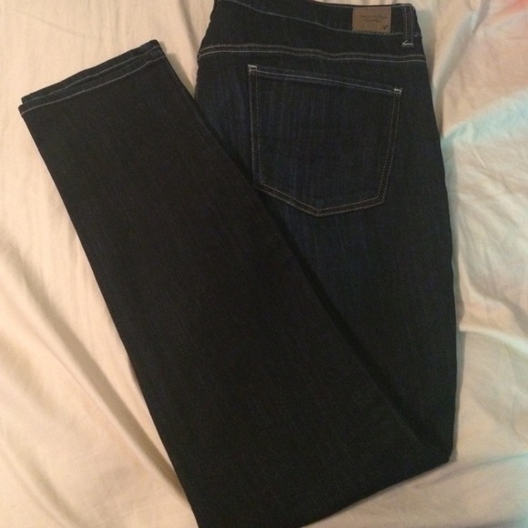 ⛔️⛔️SOLD⛔️⛔️Dark Wash Jeans