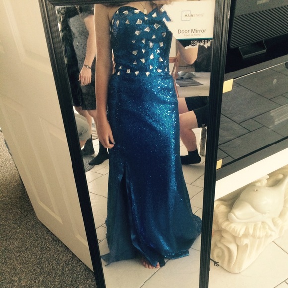 Blue prom dress