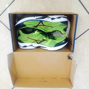 Men's running shoes NEW
