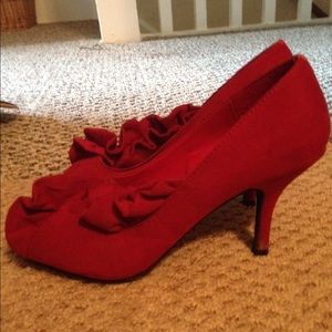 7.5 Red Suede Pumps
