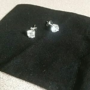 Sterling silver  2 CT genuine white topaz studs