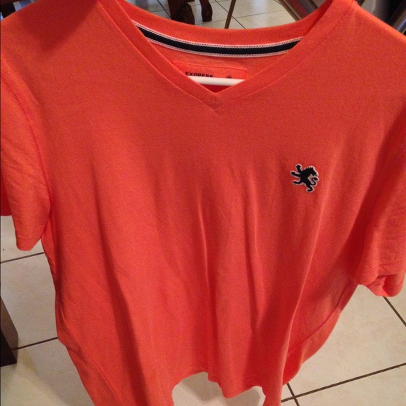 Express Tops - Express v neck