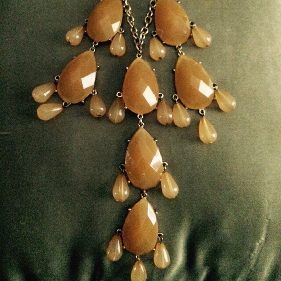 Chandelier pendant necklace - Picture 3 of 3