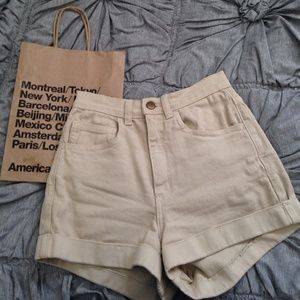 High waisted cuff short