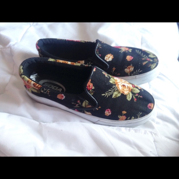Floral slip ons , size 2