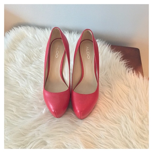 Red Leather Stiletto's - Picture 2 of 4