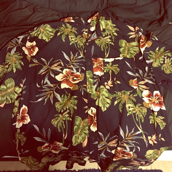Hawaiian styled button up