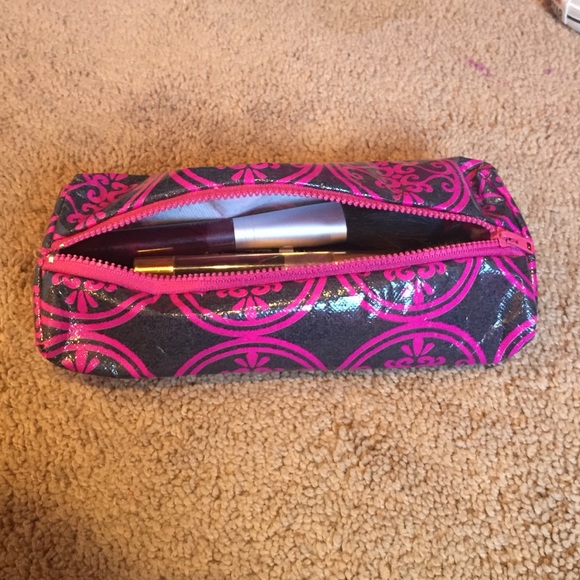 ❌TRADED❌makeup bag full of makeup/ brushes