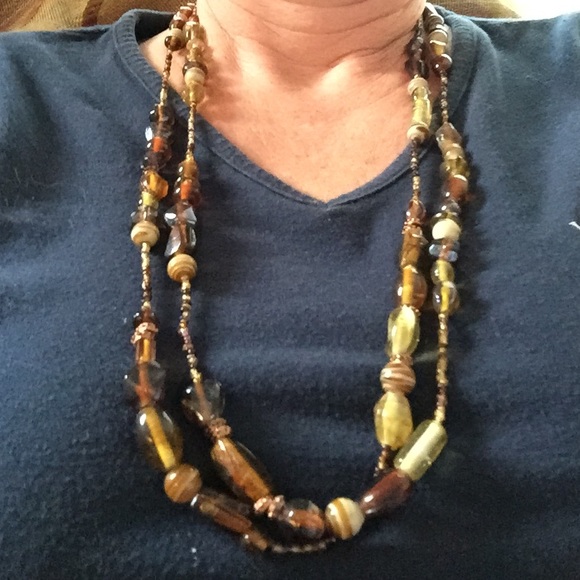 ⬇️ PRICE Glass beaded necklace with toggle closure - Picture 2 of 4