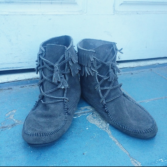 Minnetonka suede grey booties