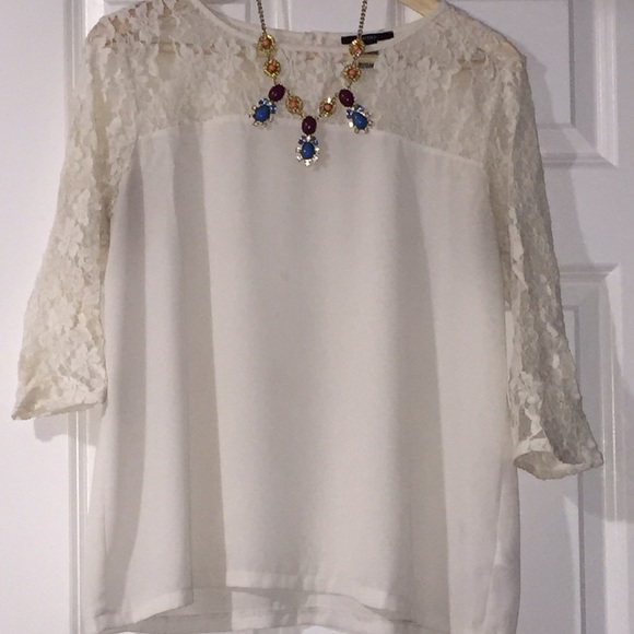 Lovely Lace Top 🌸 - Picture 2 of 3