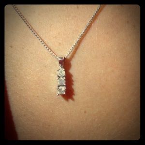1/4 ct Diamond pendant (chain not included)