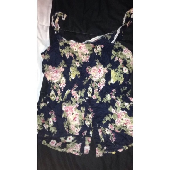 Floral shirt - Picture 2 of 3