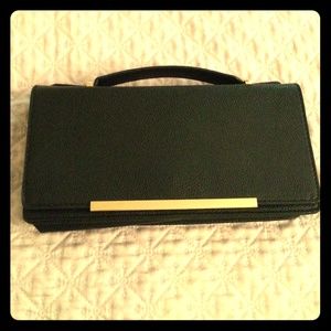 THE LIMITED Clutch Puese