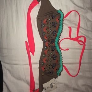 Op ruffle taupe print bandeau. NEW with tag.