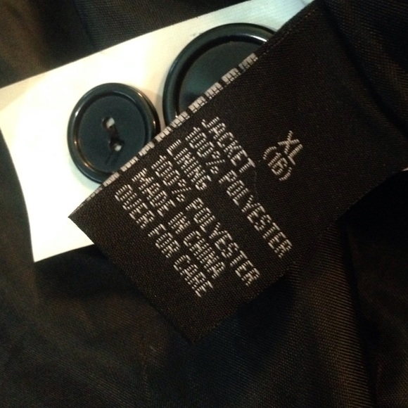 Black button up jacket - Picture 4 of 4