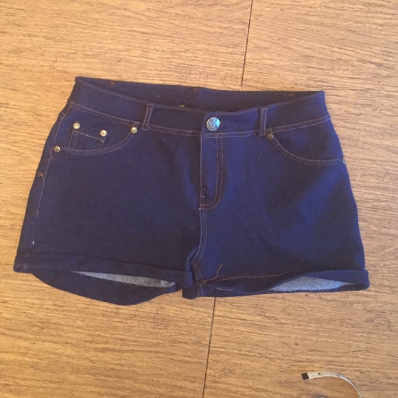 Comfortable "jegging" shorts.