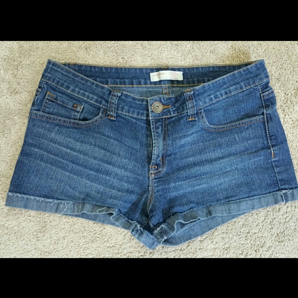 No boundaries Jean shorts