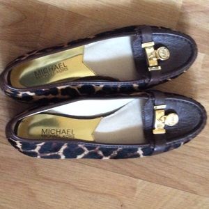 Leopard print Michael Kros flats in size 8