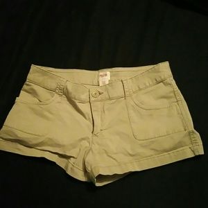 Kacki shorts
