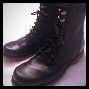 Men's Ugg boot style 3628 size 11.5 like new