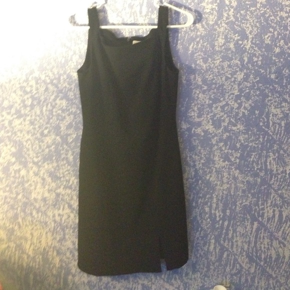 perfect little black ann taylor dress