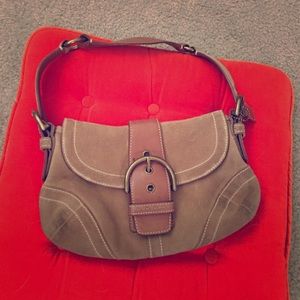 Flash sale 🎉🎉Classic suede coach purse.