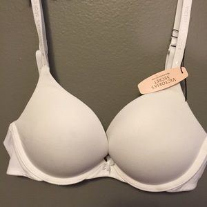 Victoria's Secret push up bra NWT 34b