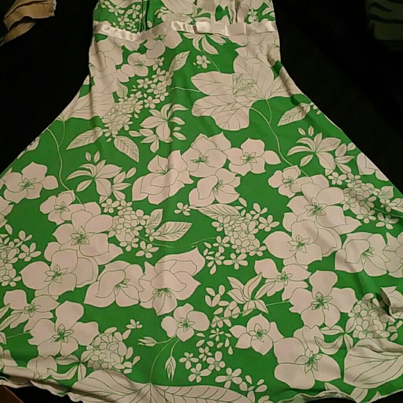 Dress - Picture 2 of 3