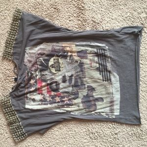 Mesh shoulder grey graphic shirt