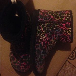 Aeropostale boots.