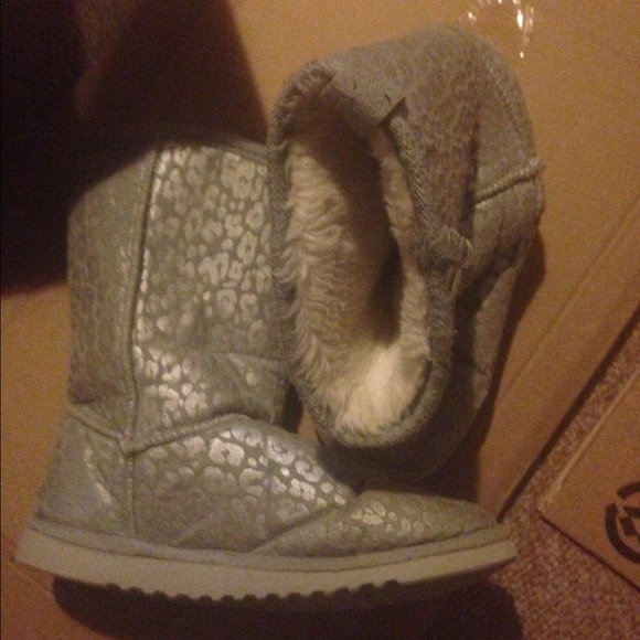 Aeropostale boots!