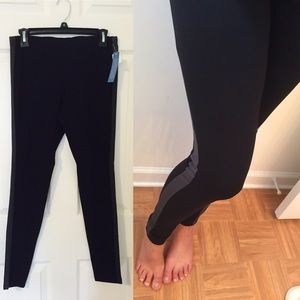 🔆 NWT 🔆 Black and Grey Leggings