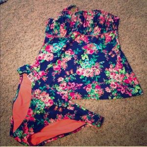 Cute swim suit!!! Top and bottom! Only worn once!