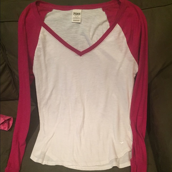 Long sleeve V neck