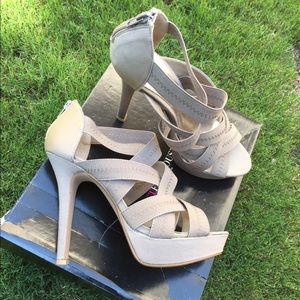 💖Taupe JustFab Strappy Heels💖