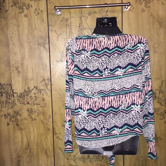 Tie Up Blouse - Picture 3 of 3