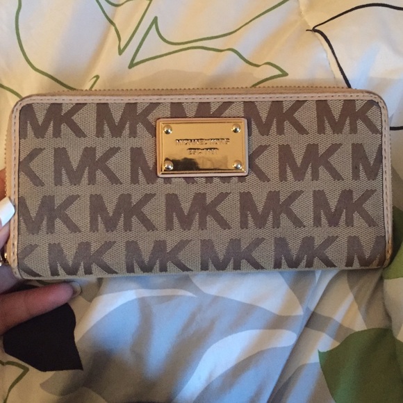 💖Michael Kors Jet Set Wallet💖