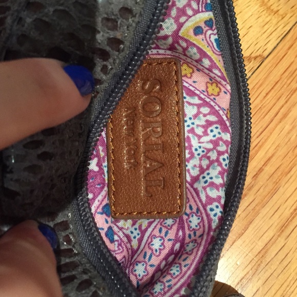 Wristlet - Picture 3 of 4