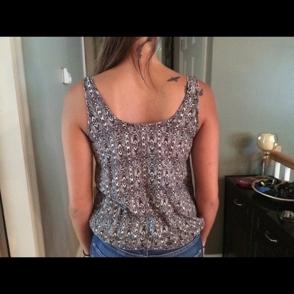 black/white snake print tie front tank top - Picture 2 of 3
