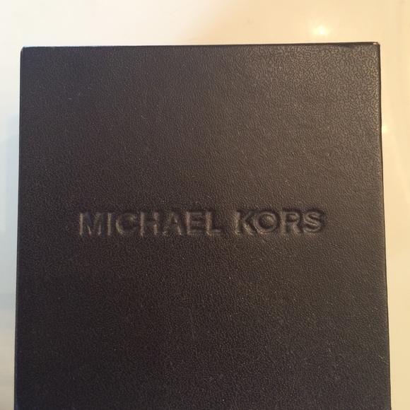 Micheal Kors White and Gold Watch - Picture 2 of 4