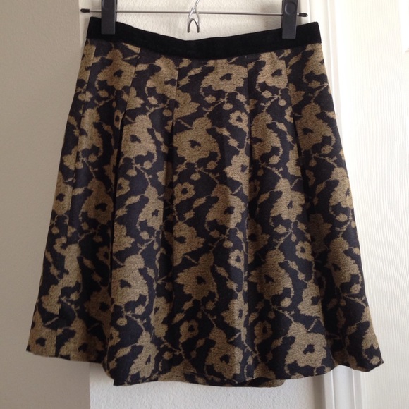 Cute gold floral skirt