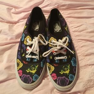 ❌ LAST CHANCE Multicolored rose print vans!