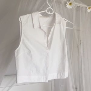 White sleeveless blouse