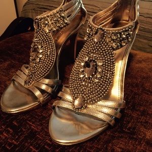 Antonio Melani Heels 7.5