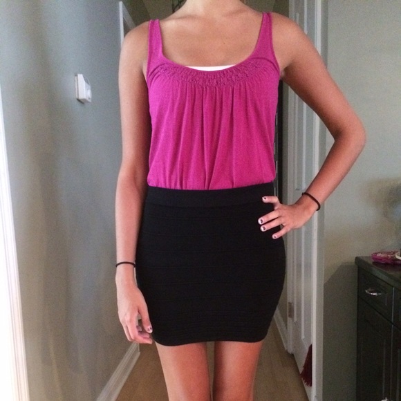 fuchsia, loose fit tank top with elastic bottom - Picture 3 of 4