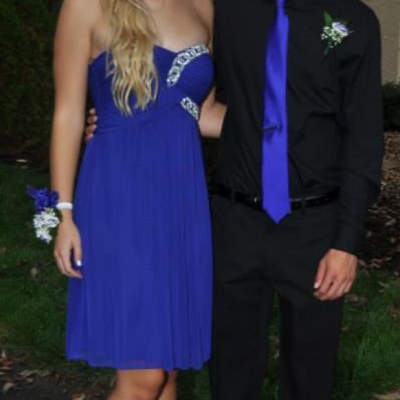 Beautiful blue homecoming (short) dress