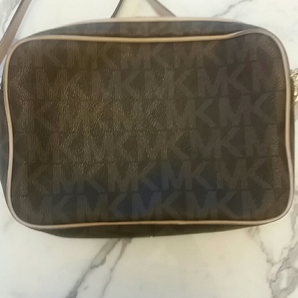 Micheal Kors purse