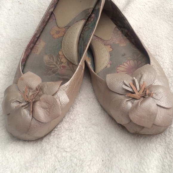 Born Shoes - Champagne Born BOC Flats